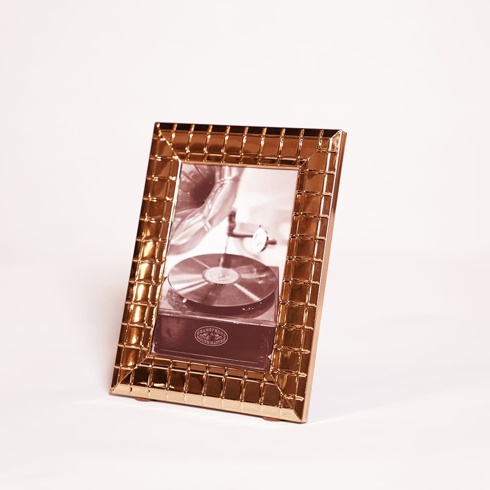 قاب عکس رومیزی فلزی مشبک